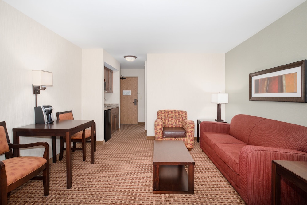 Holiday Inn Express & Suites Gillette by IHG - photo 10