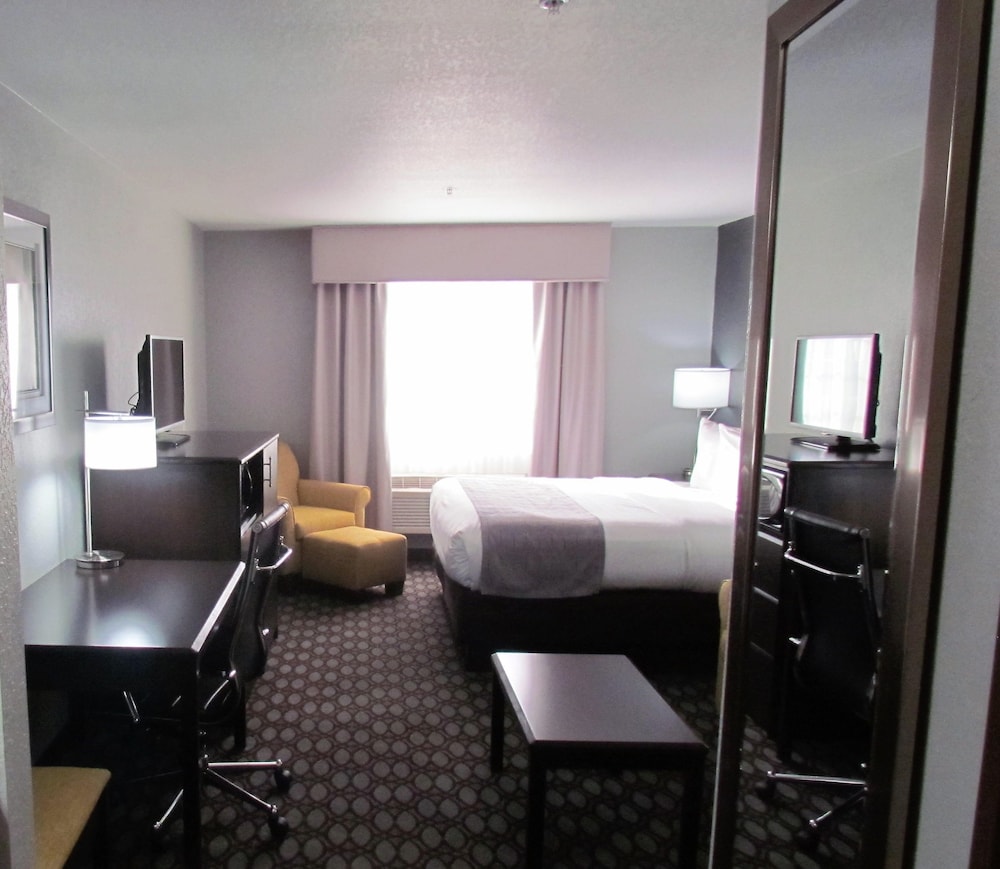 Oak Hill Inn & Suites - photo 34