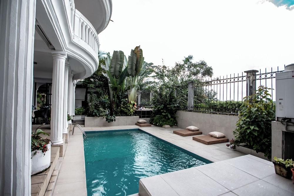 La Villa des Fées — 4-Star Luxury Hotel in Douala, Cameroon
