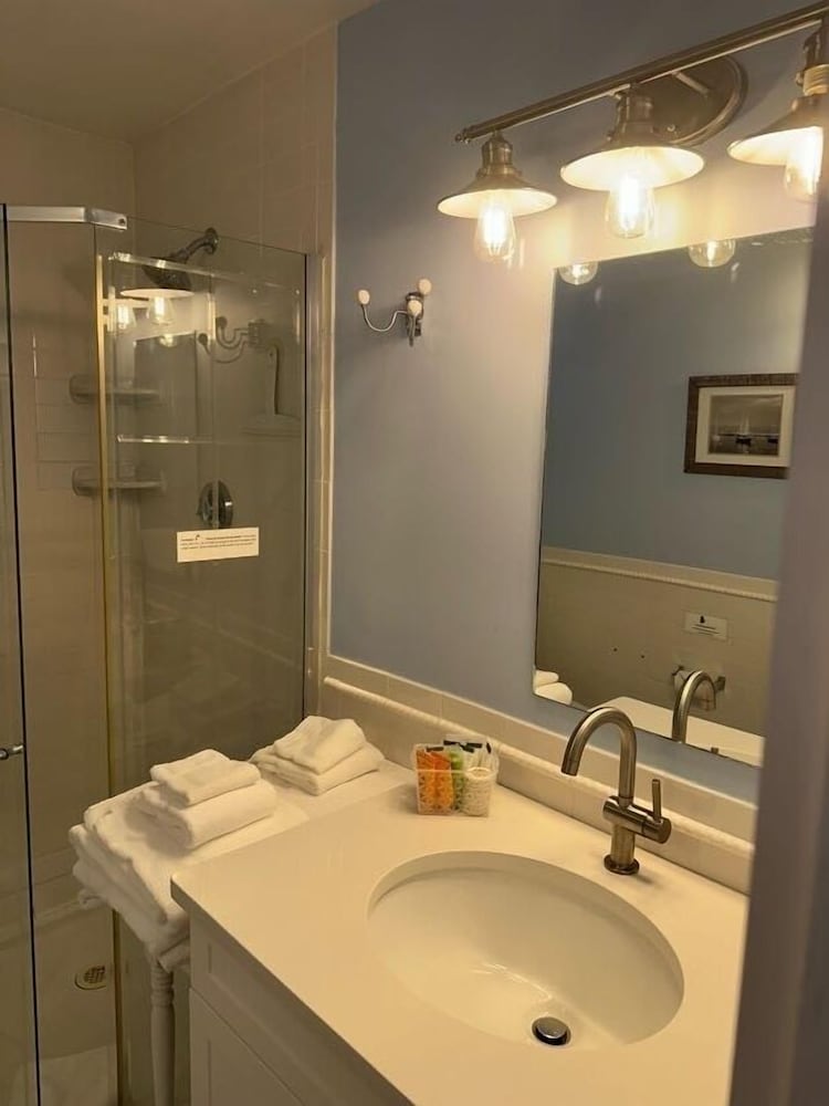 Vineyard Harbor Motel Private Beach - photo 276
