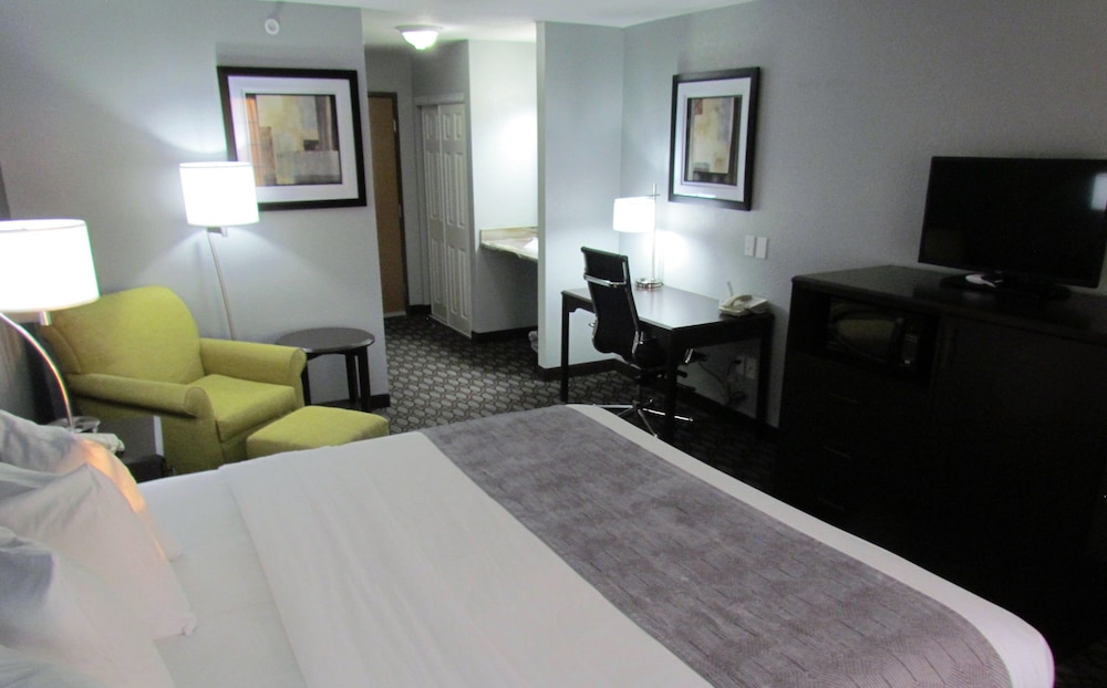 Oak Hill Inn & Suites - photo 11