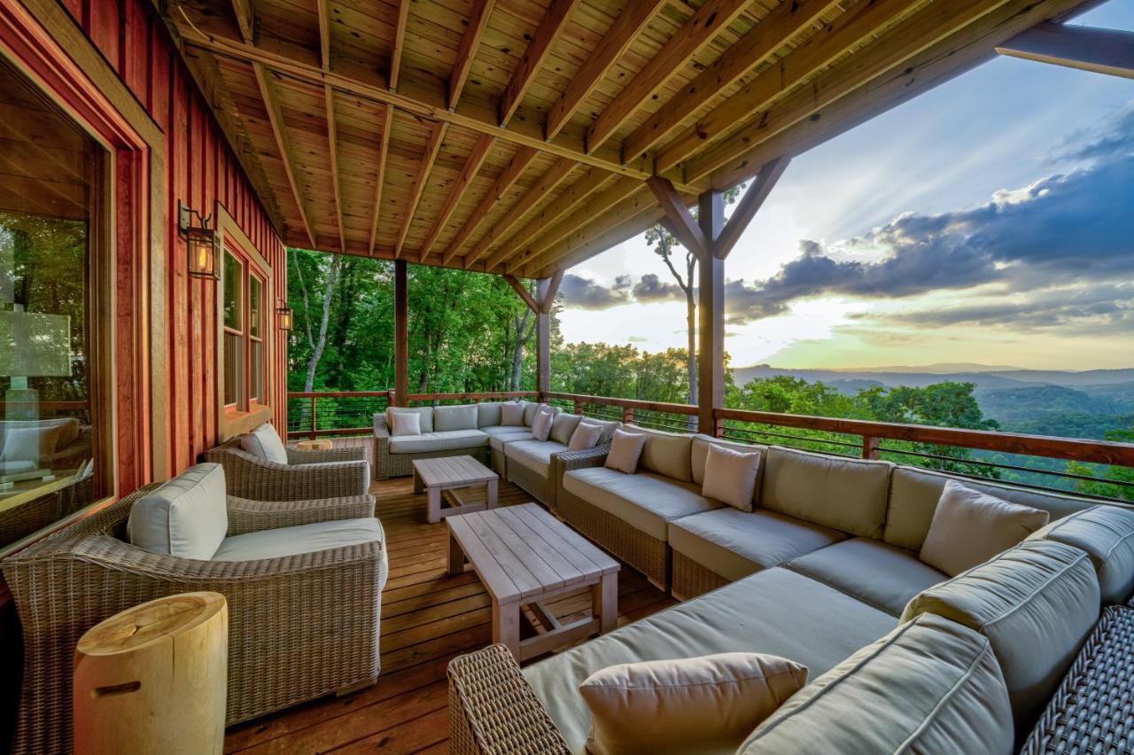 Lookout Lodge — 4-Star Luxury Hotel in Blue Ridge, United States