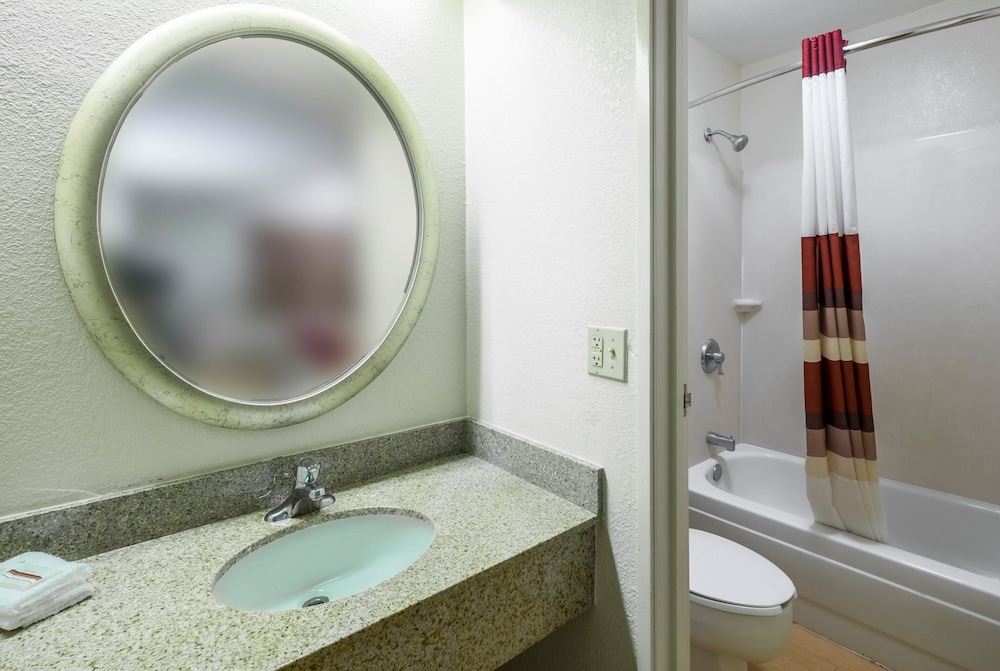 Red Roof Inn Jacksonville Orange Park - photo 26