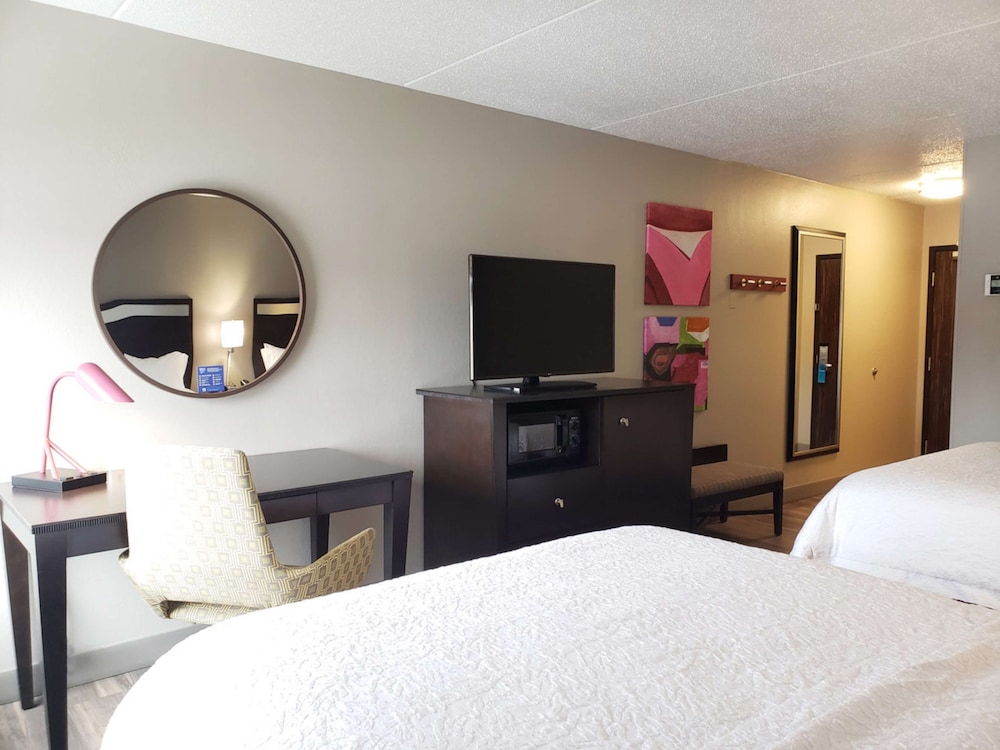 Hampton Inn Johnstown - photo 7