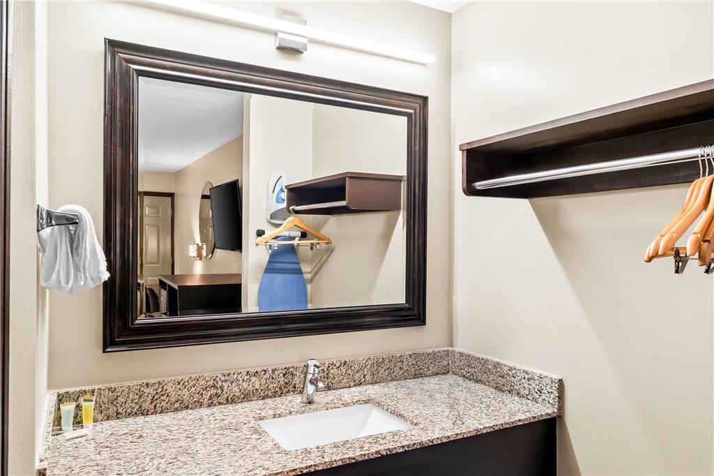 Days Inn by Wyndham Spartanburg - photo 19