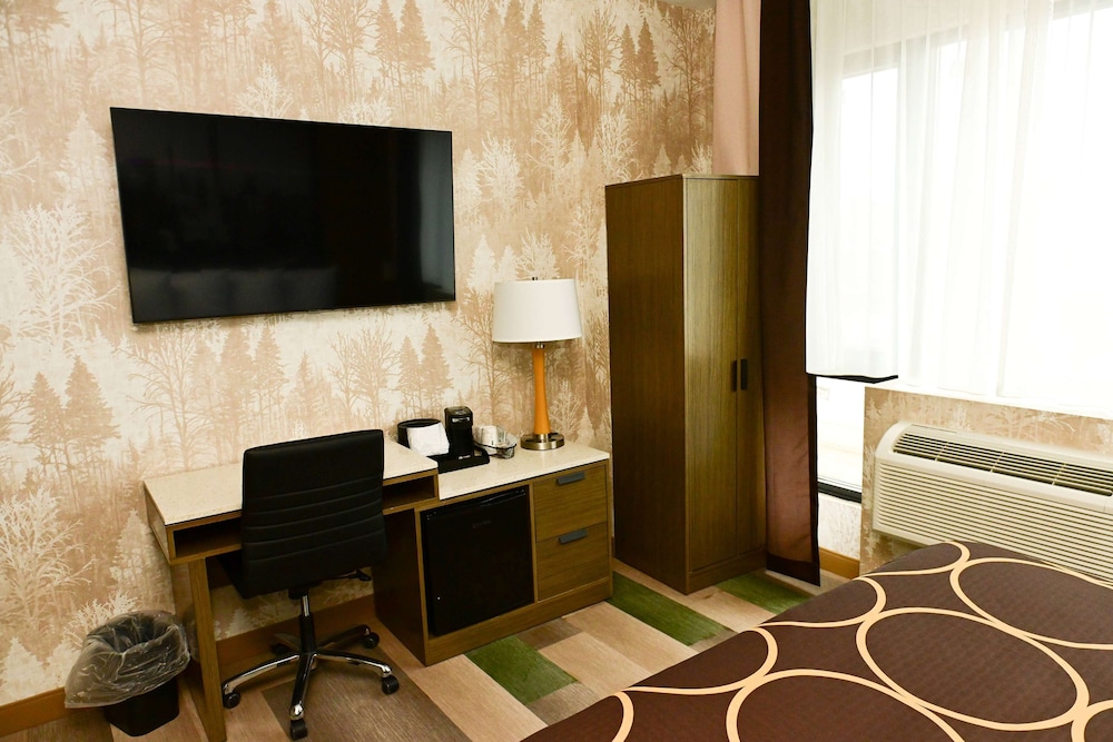 Super 8 by Wyndham Bronx Near Botanical Garden - photo 14