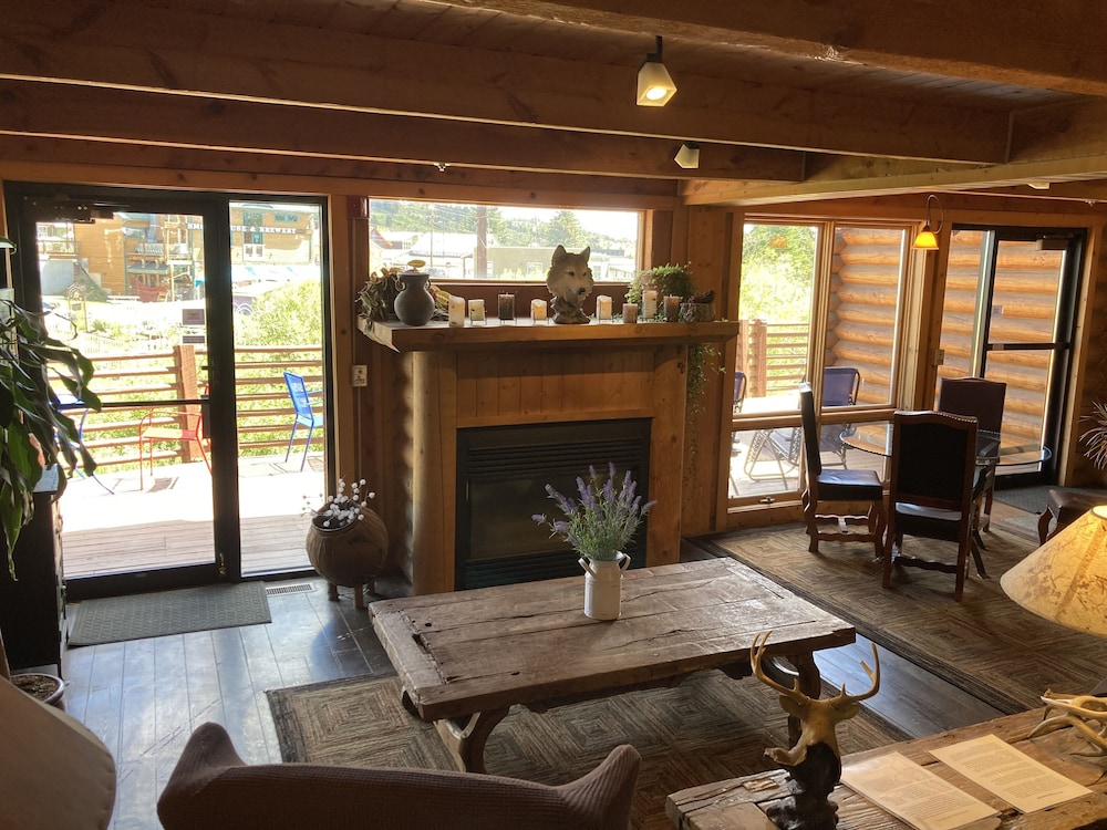 The Boulder Creek Lodge - photo 9