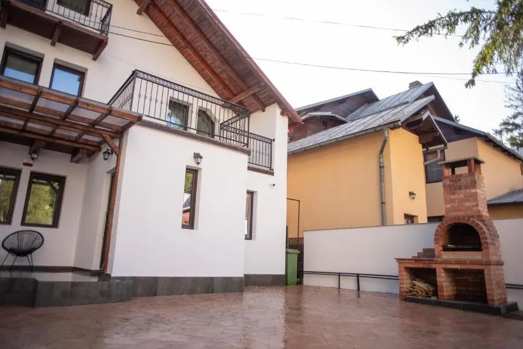Vila Happy Busteni — 4-Star Luxury Hotel in Busteni, Romania