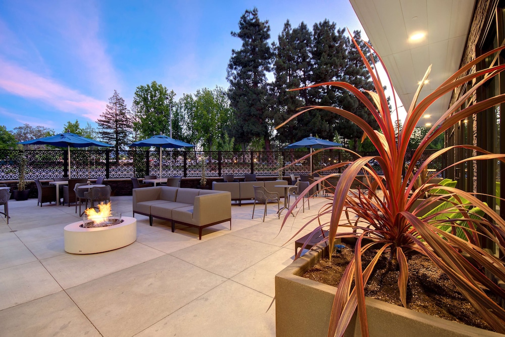 Hampton Inn & Suites Sunnyvale Silicon Valley - photo 54