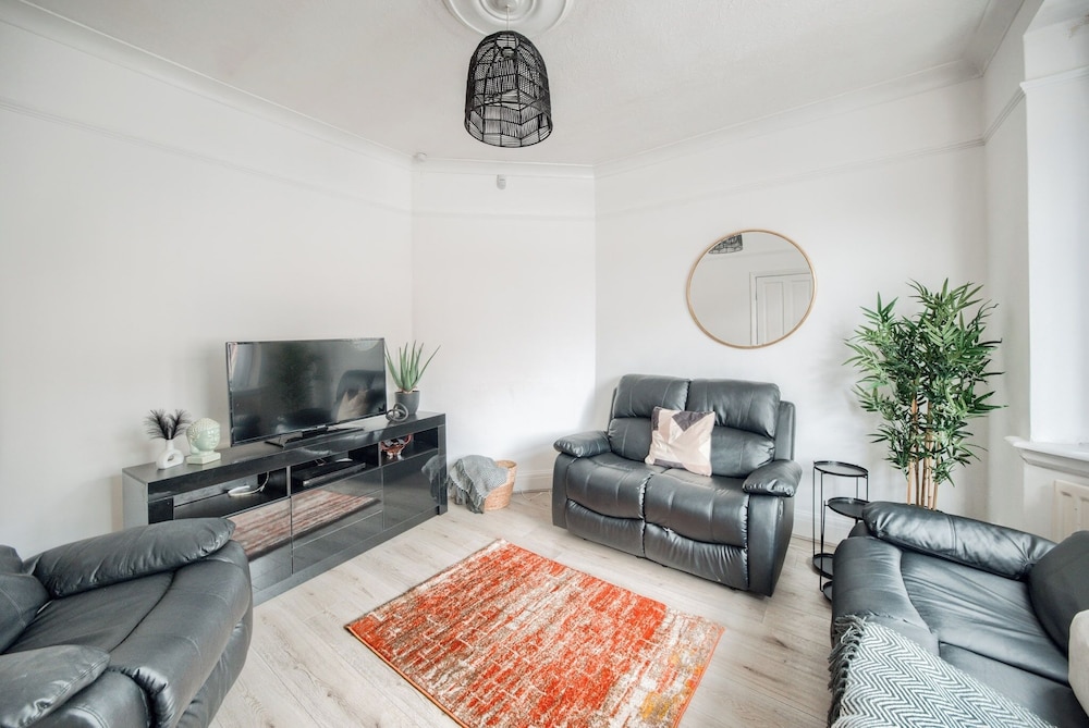 Sleeps7 pet&familyfriendly With Parking in Coventry, United Kingdom