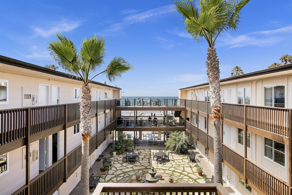 Ocean Beach Hotel - photo 24