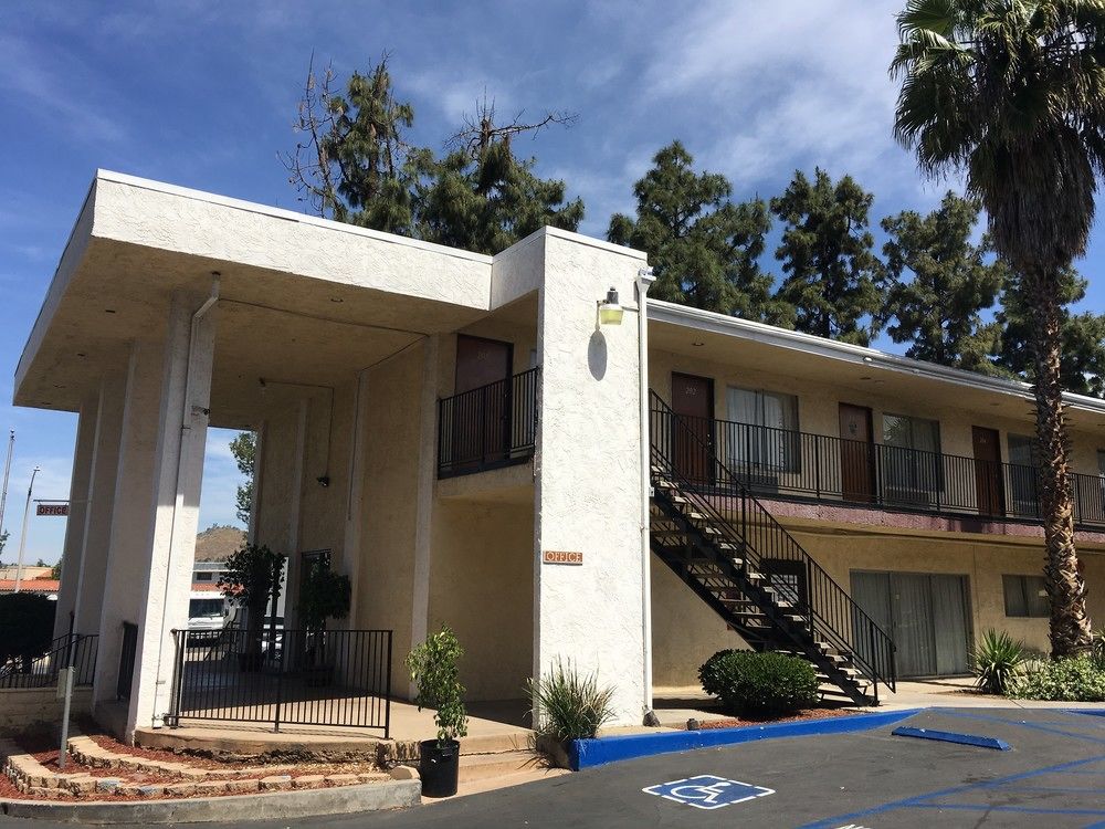 Ha Penny Inn — El Cajon