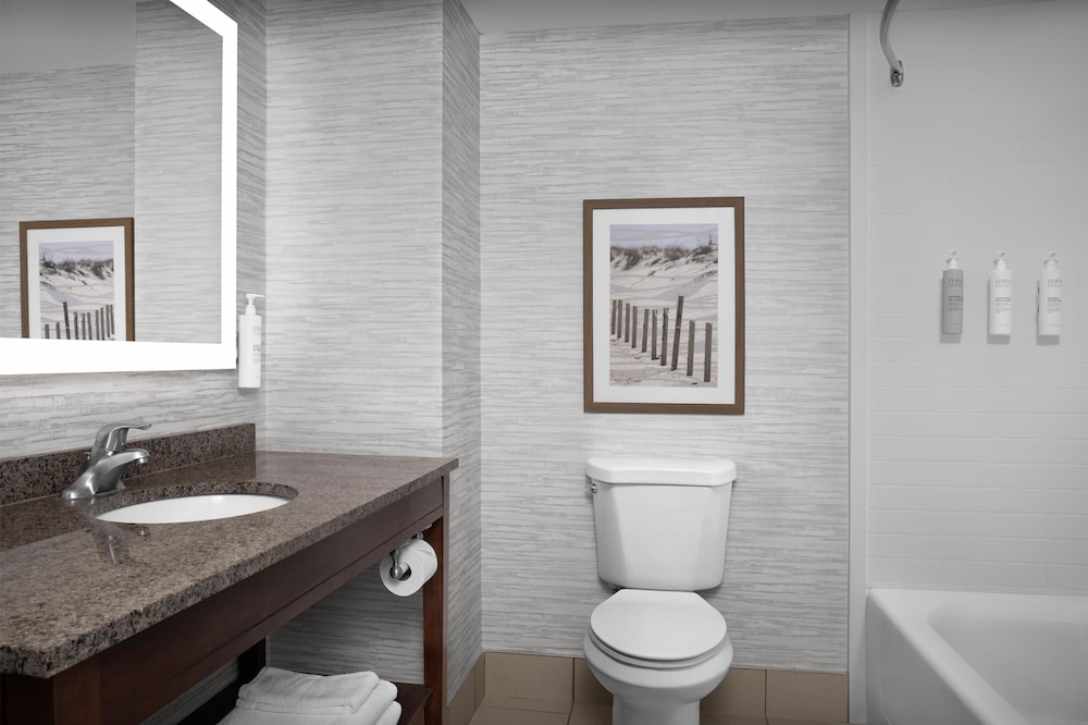 Hampton Inn & Suites Ocean City Bayfront Convention Center - photo 33
