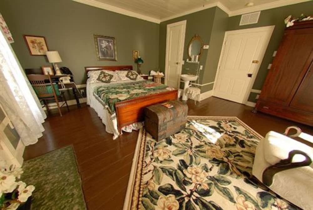 Carrier Houses B&B - photo 13