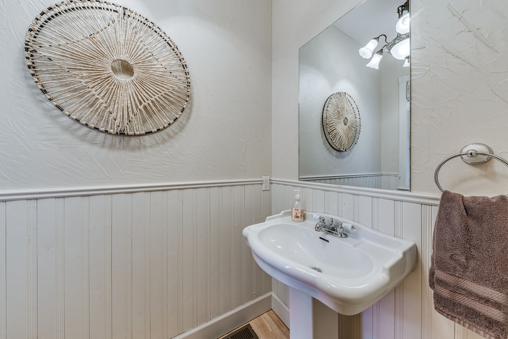 Ruidoso Vacation Rental with Hot Tub and Game Room — 4-Star Luxury Hotel in Ruidoso, United States