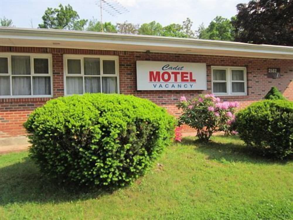 Cadet Motel — Cornwall — photo 3
