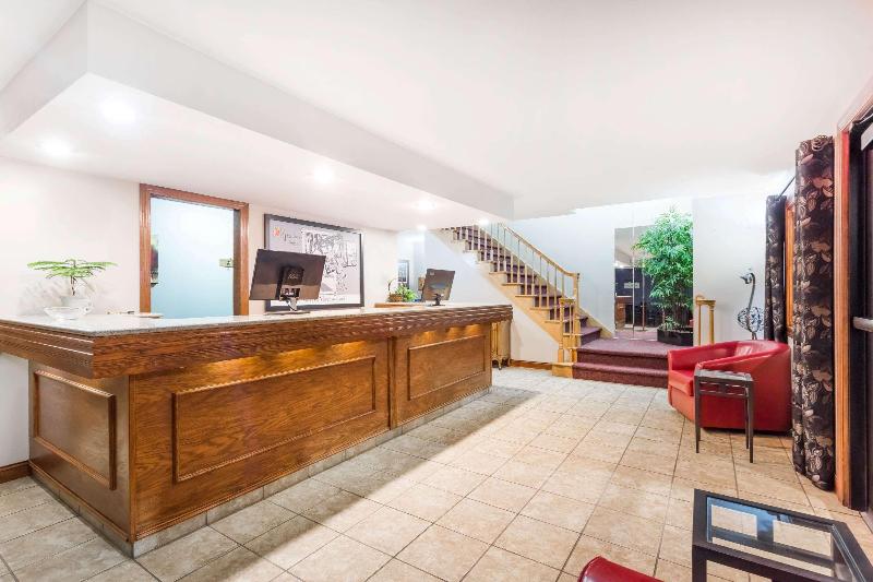 Super 8 by Wyndham Platteville - photo 2