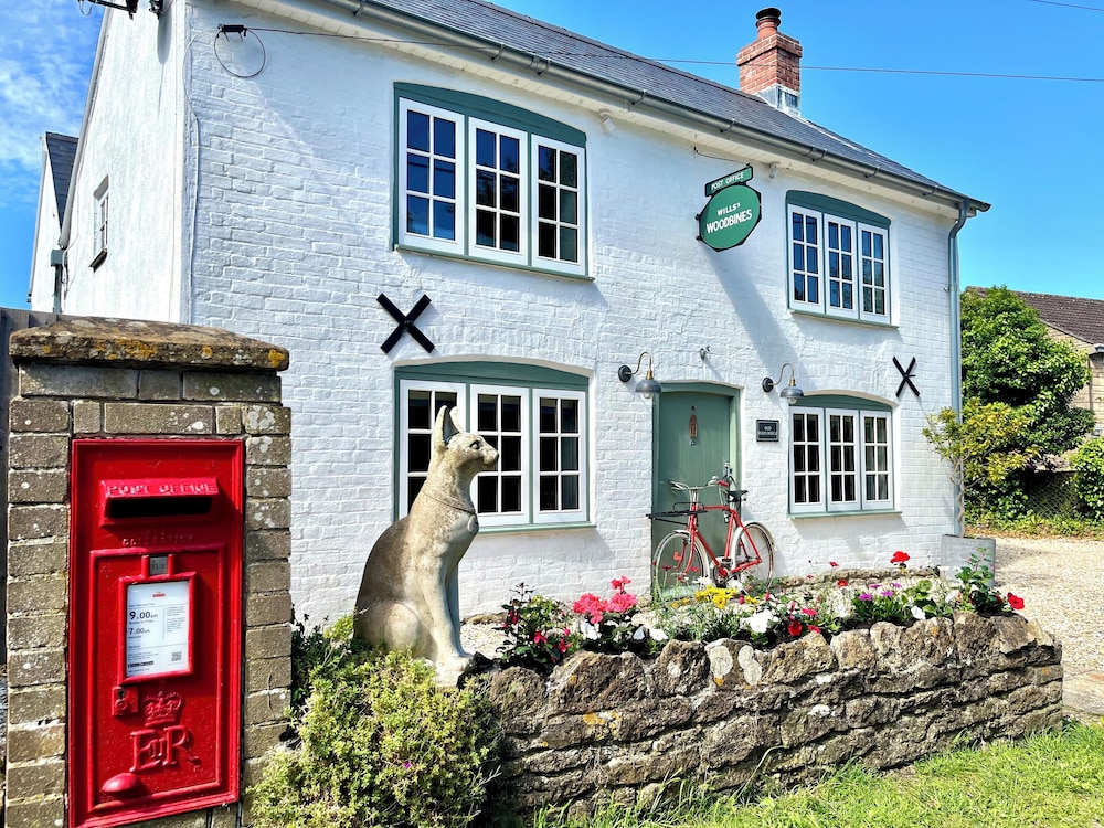 Old Post Office - carbon neutral hotel in Sherborne