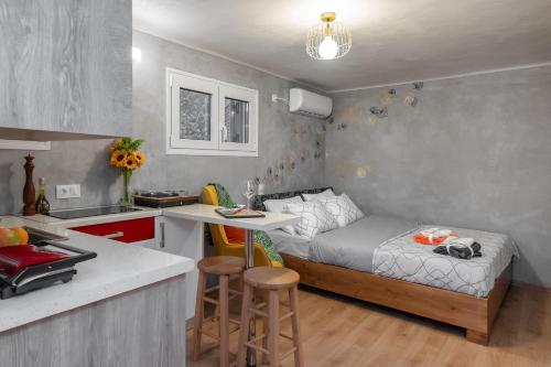Cozy tiny apartment in the heart of Plaka — 4-Star Luxury Hotel in Athens, Greece