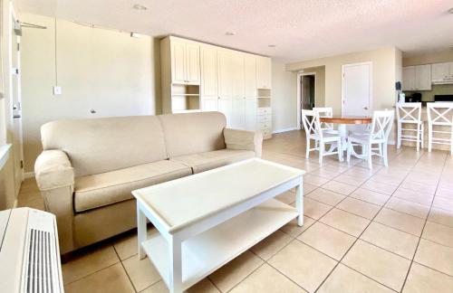 Casa Blanca Resort - photo 2