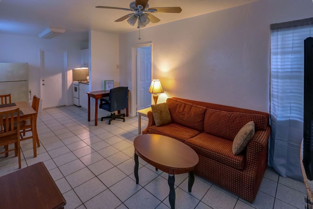 Richard's Motel - photo 68