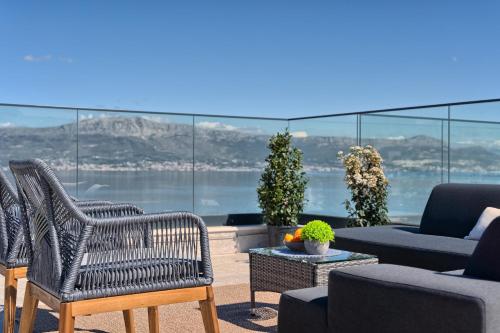 Angie's Rooftop Apartment — 4-Star Luxury Hotel in Slatine, Croatia