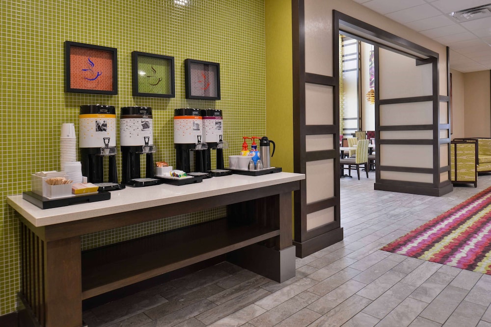 Hampton Inn & Suites Dallas Market Center - photo 58
