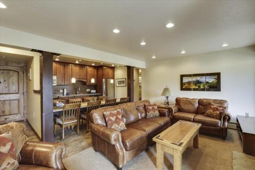 Skiwatch 106 - last minute hotel in Breckenridge