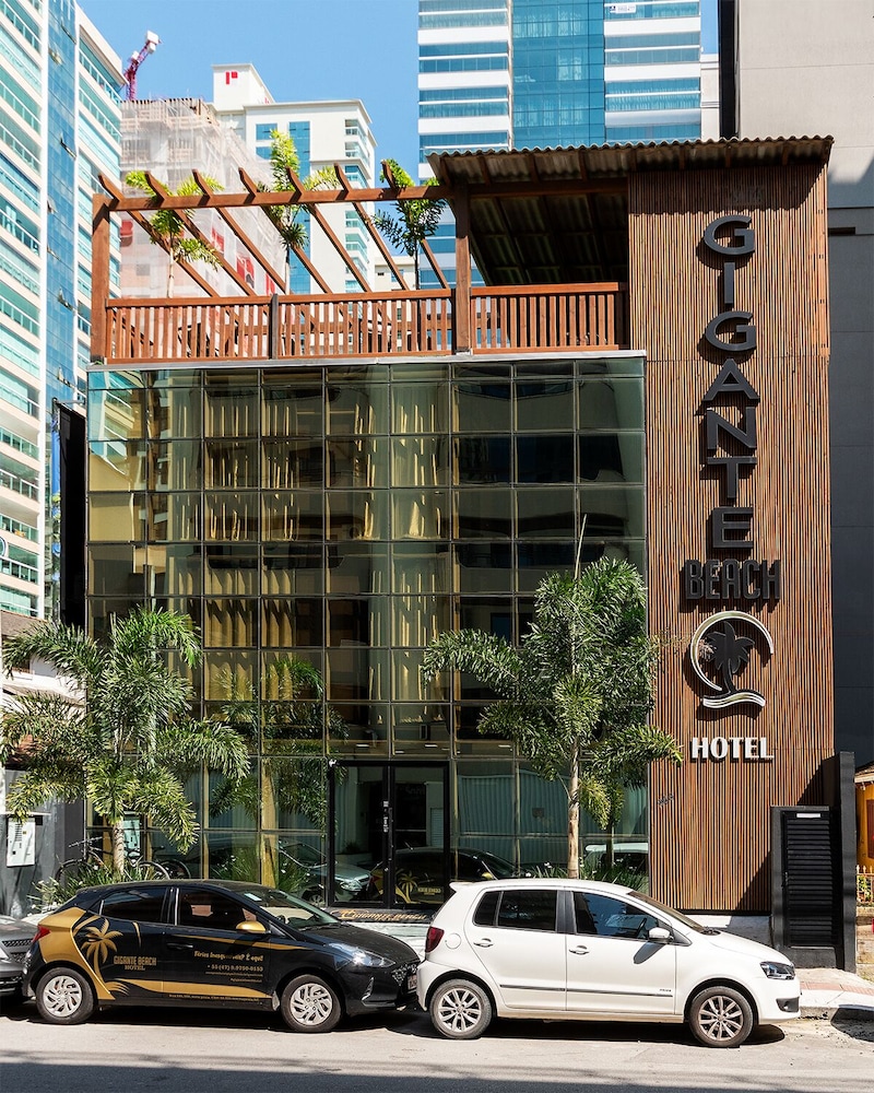 Hotel Gigante Beach Itapema in Itapema, Brasil