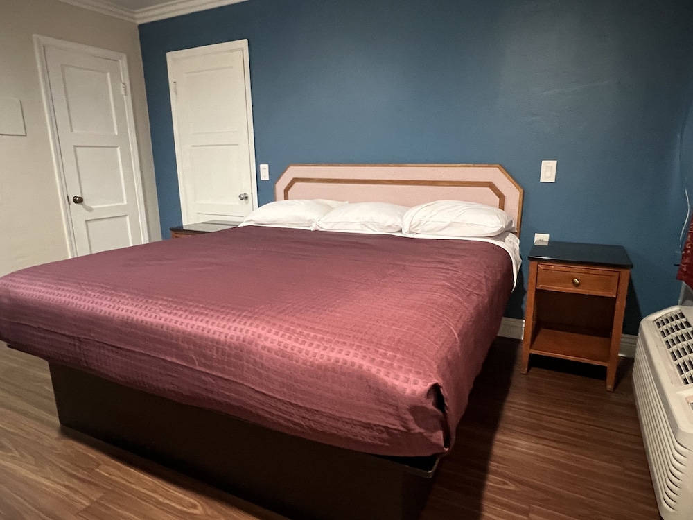 Harris Motel - photo 18