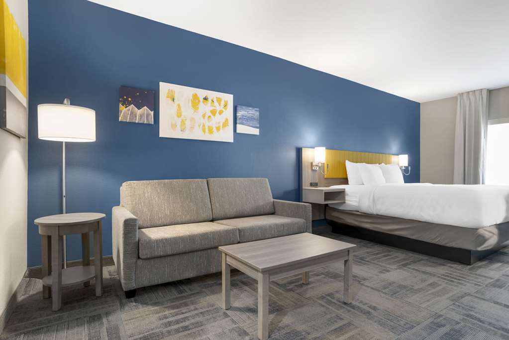 Comfort Inn and Suites Destin Near Henderson Beach - photo 36