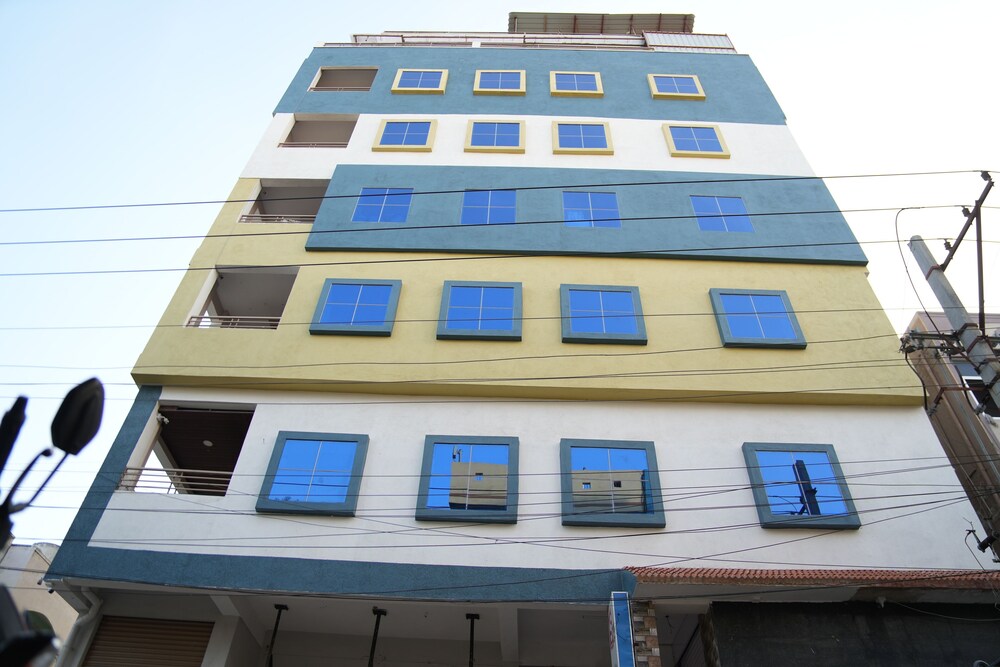 Hiraa inn Studio Apartments — 4-Star Luxury Hotel in Kurnool, India