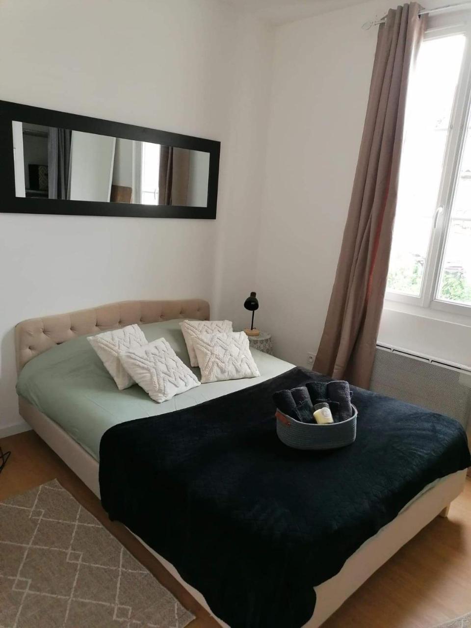 Charmant F2 — hotel in Noyant