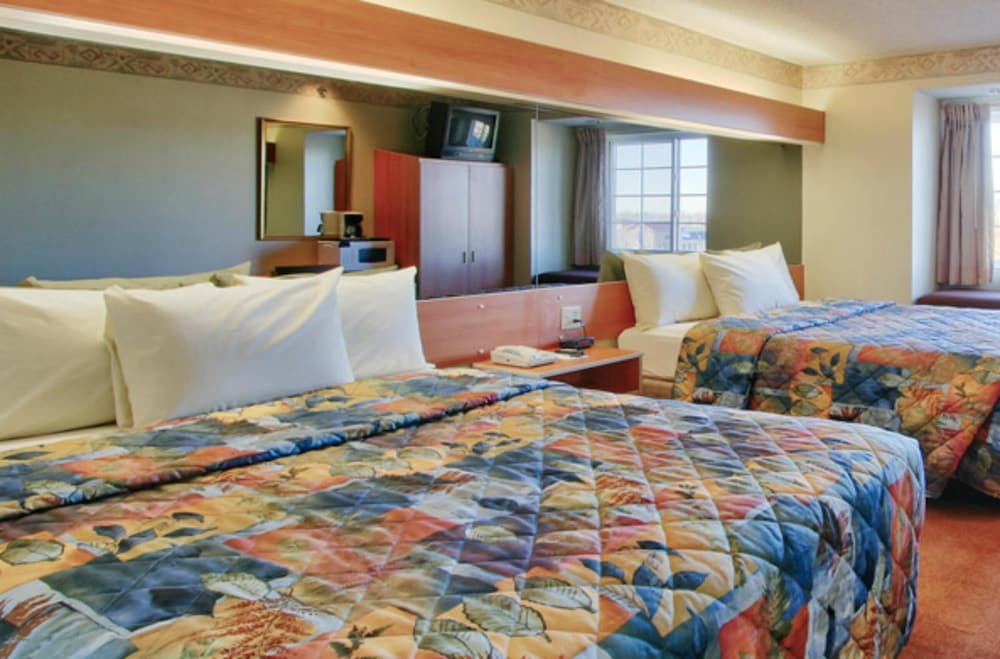 Western Skies Inn And Suites - photo 9