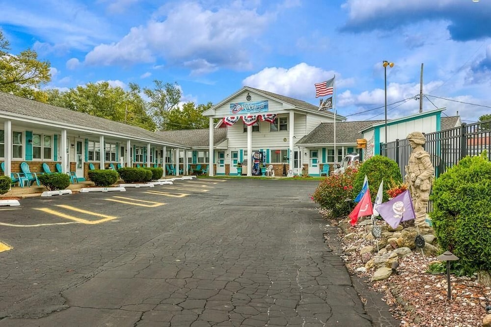 Riviera Motel Erie in Erie, United States