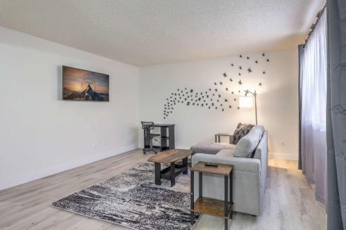 Modern Comfort Near Vegas Attractions Sleeps 6