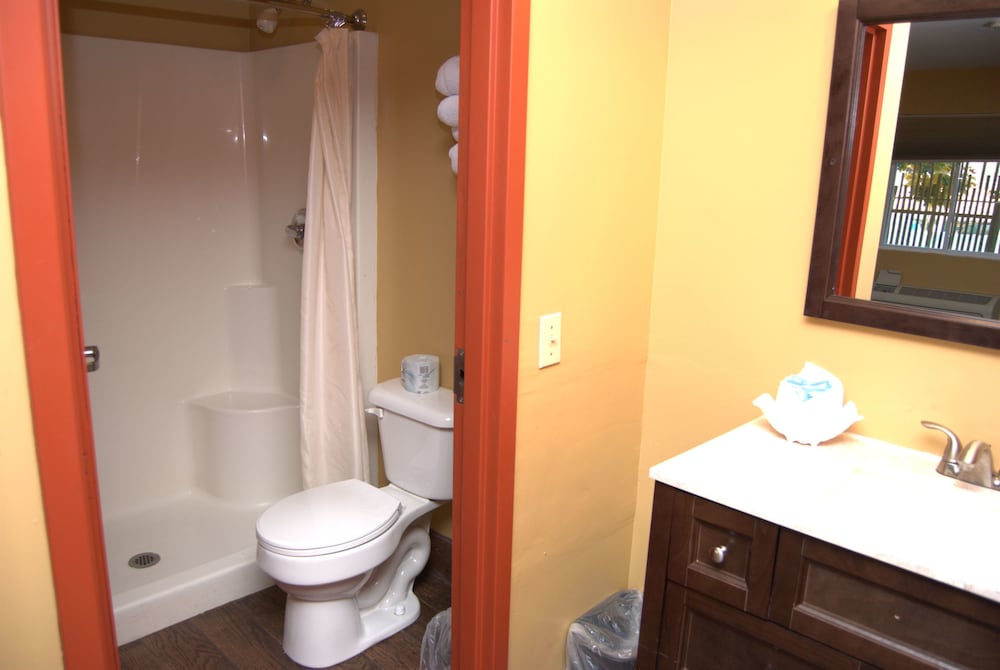 Commodore Resort - photo 22