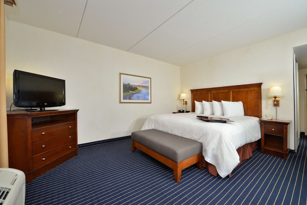 Hampton Inn Farmville VA - photo 23
