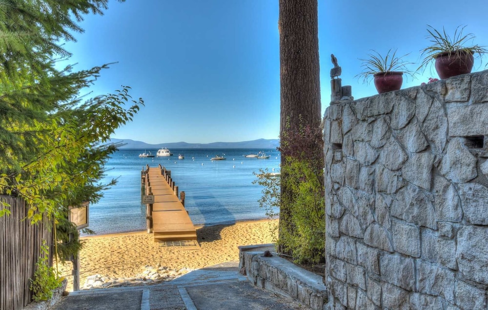 Zephyr Cove Cabin Walk to Lake and Beach