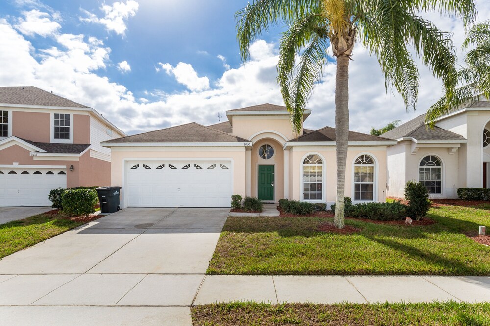Sunshine Station Spacious 4 bed Windsor Palms resort home that's close to Disney - photo 2