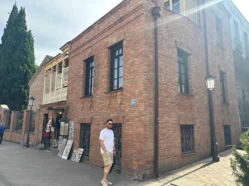 House near Gabriadze teatre
