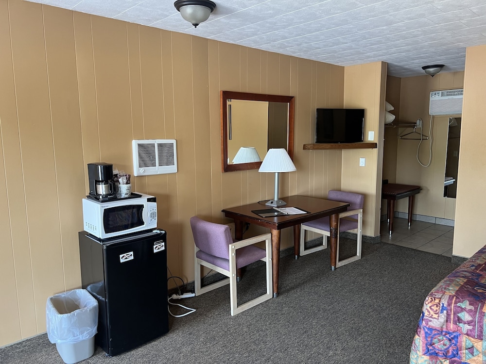 All Star Inn & Suites - photo 108