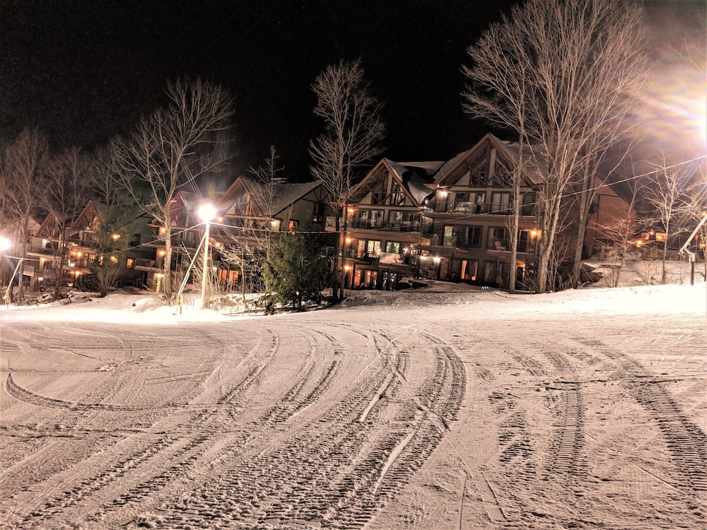 Au Pied Des Pentes — Bromont