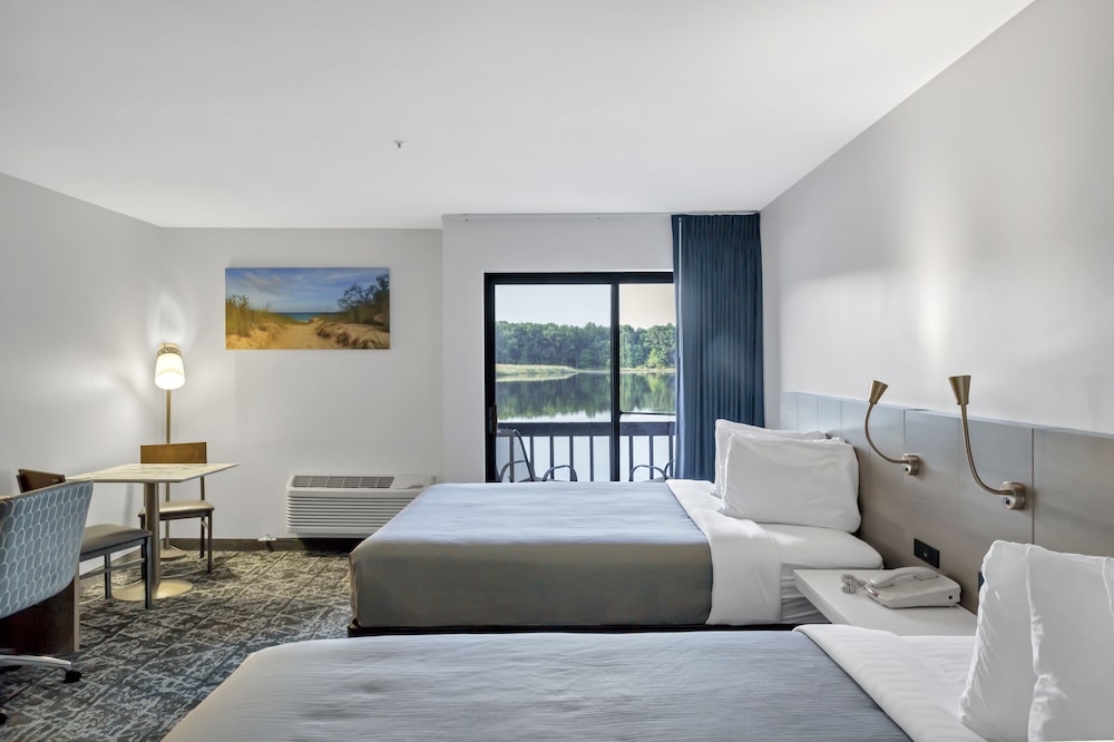 Waterbird Lakeside Inn - photo 9
