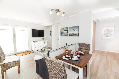 M1 Apartmenthaus Marienburger Str 4 Feriendomizil Hollich — 4-Star Luxury Hotel in Gromitz, Germany