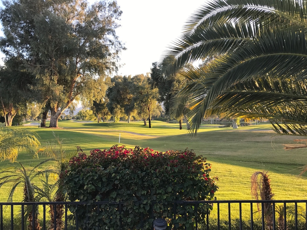 Golf Lovers' Villa — 4-Star Luxury Hotel in Rancho Mirage, United States