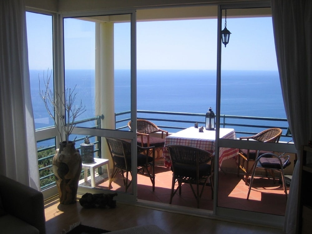 Apartamento do Sol — 4-Star Luxury Hotel in Arco Da Calheta, Portugal