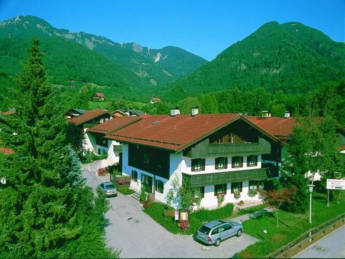Ferienwohnanlage Hochgern — 4-Star Luxury Hotel in Unterwossen, Germany