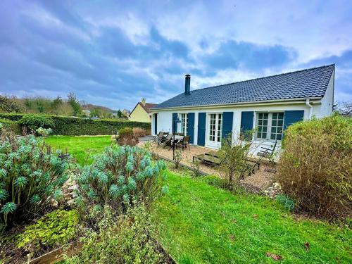 Charmante Datcha en Normandie - last minute hotel in Unknown City