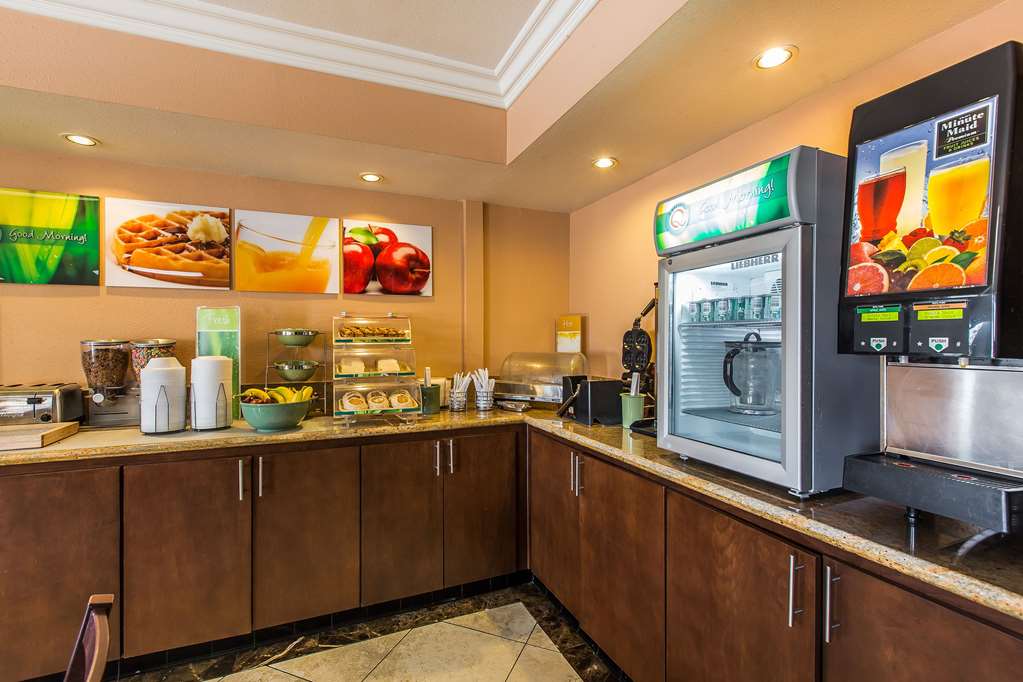 Quality Inn Lake Elsinore I 15 - photo 33